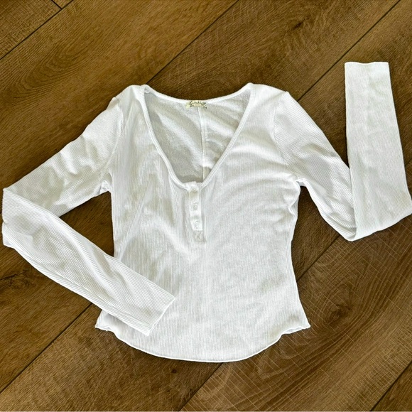FREE PEOPLE Tops - Women's White Soft Ribbed Henley V Neck Pull Over Long Sleeve S Scandi Coastal